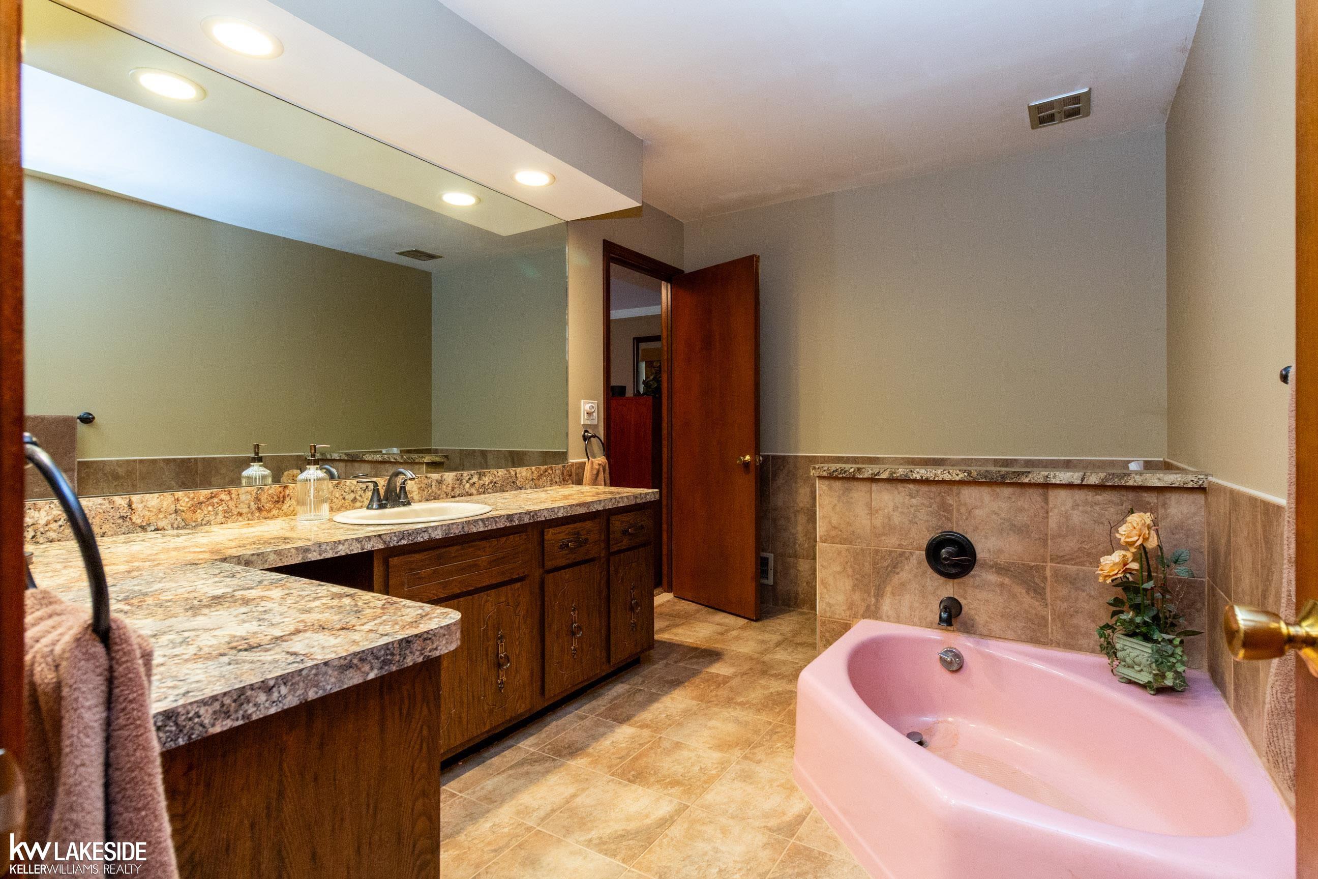16044 Hough Road Allenton, MI 48002 - Photo 27 of 48 50157279-CE325128-E7EC-4E9C-8920-46F85702BC1C.JPG