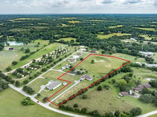 $675,000 | 325-335 O'Malley Road, Brenham, TX 77833