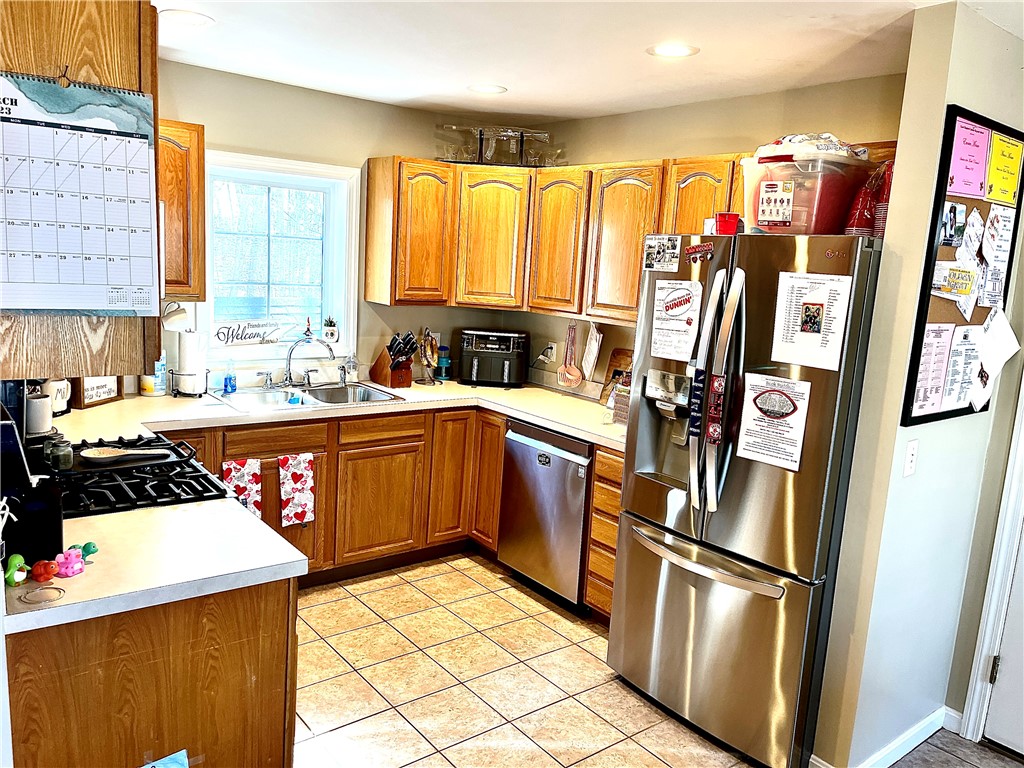 116 Steve Lopes Way Woonsocket, RI 02895 - Photo 2 of 34