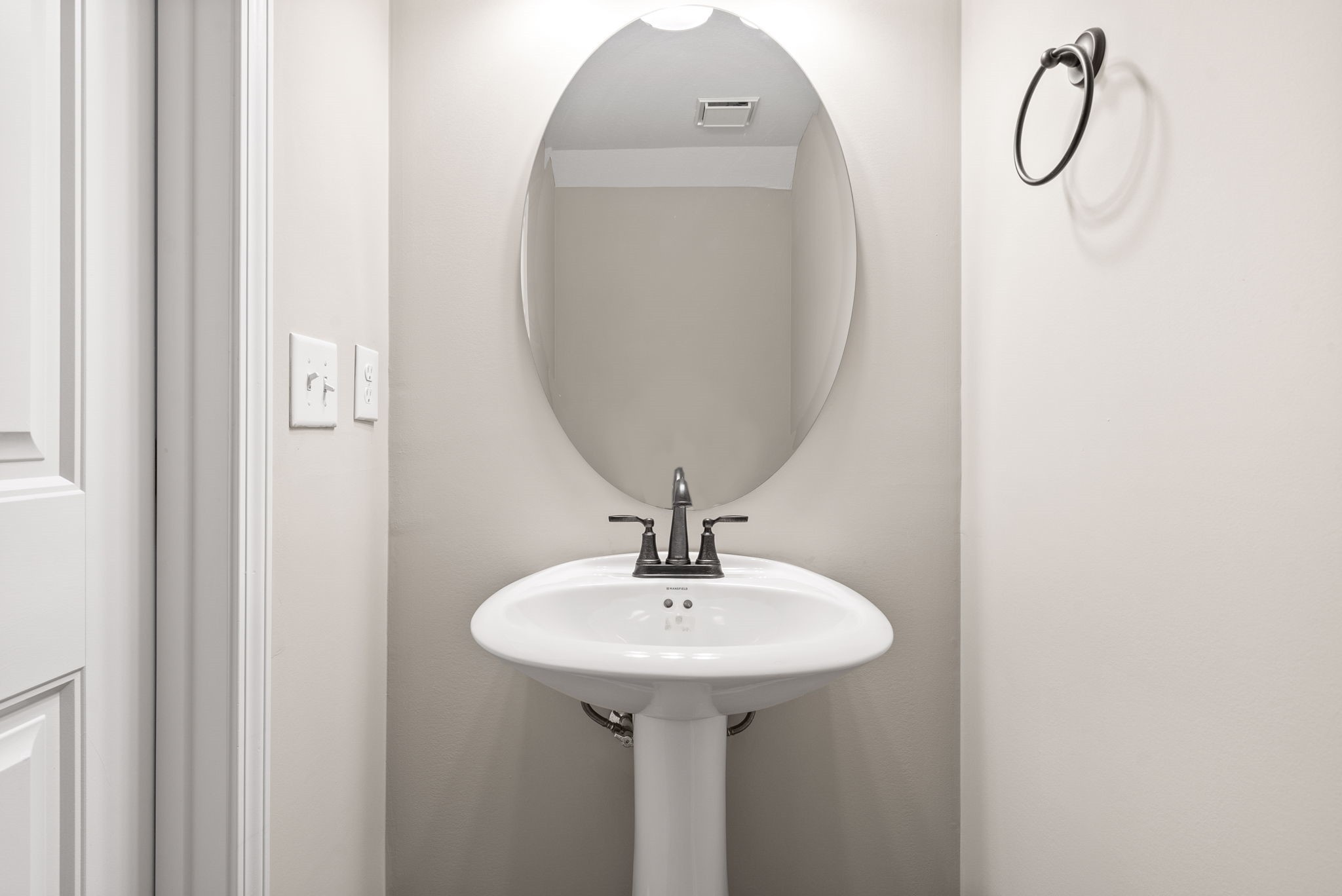 264 Smithson Lane, Unit B Clarksville, TN 37040 - Photo 14 of 25 a bathroom with a sink and a mirror