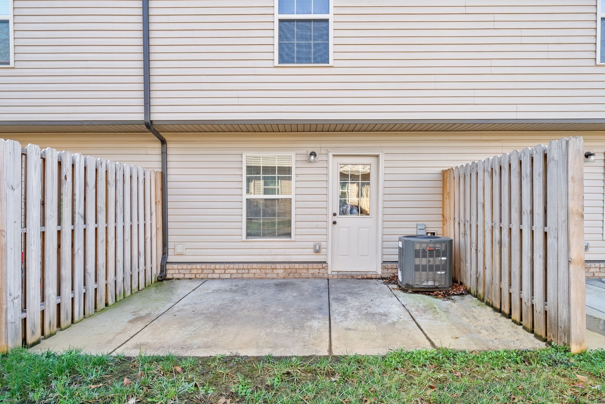 264 Smithson Lane, Unit B Clarksville, TN 37040 - Photo 24 of 25 a view of a house with a patio