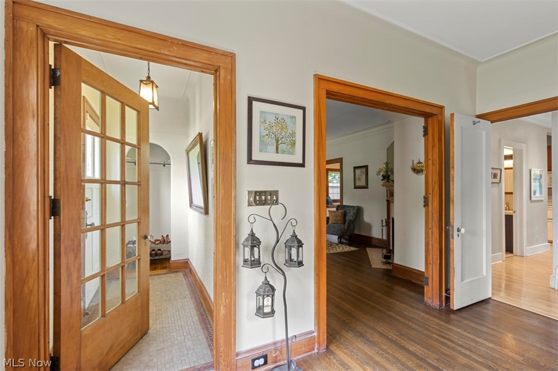 13815 Drexmore Road Cleveland, OH 44120 - Photo 4 of 31