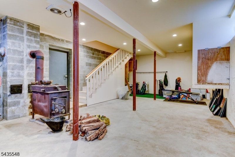 11 Mt Crest Road Oak Ridge, NJ 07438 - Photo 27 of 36