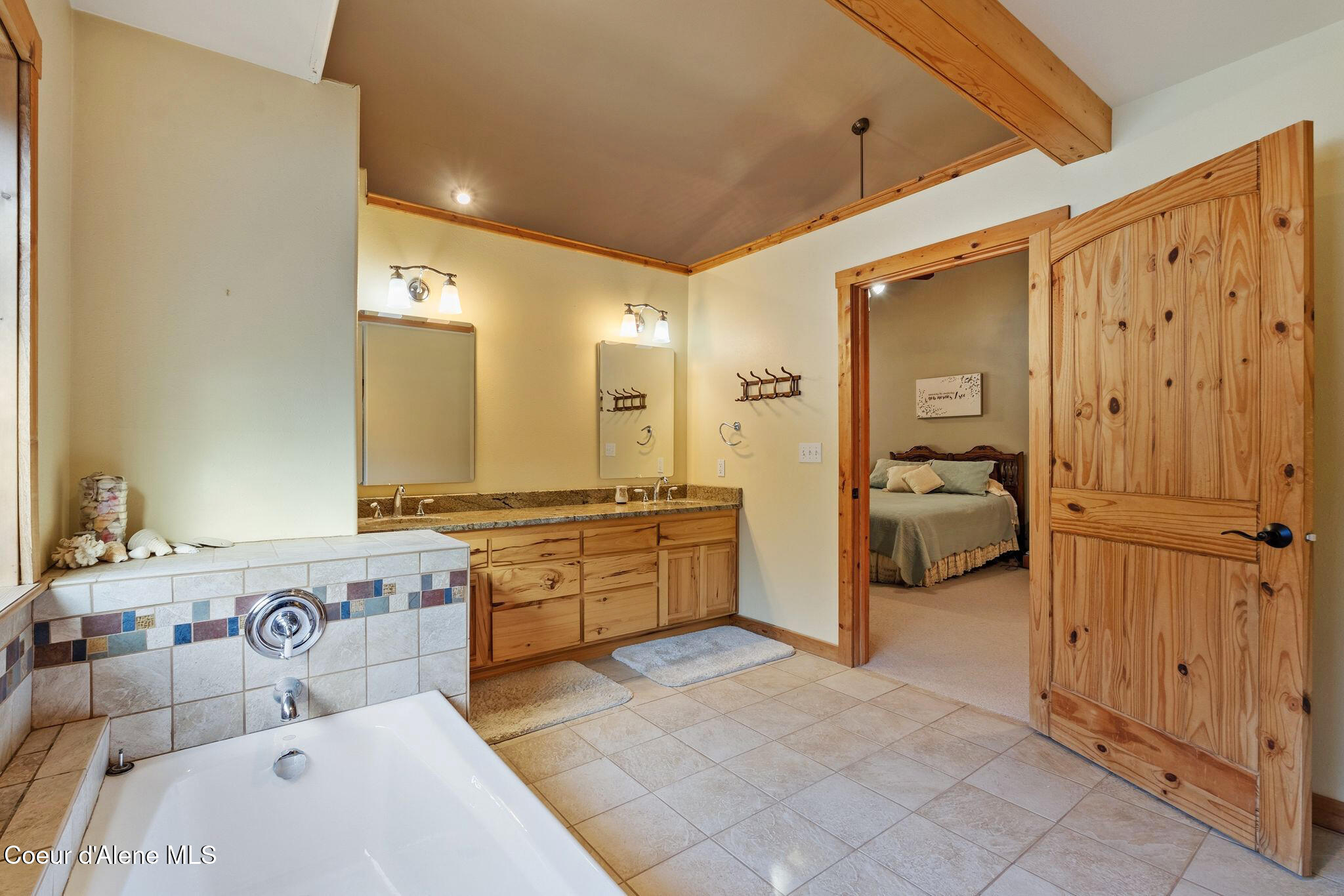 4719 Selle Road Sandpoint, ID 83864 - Photo 34 of 93 Master bathroom soaking tub