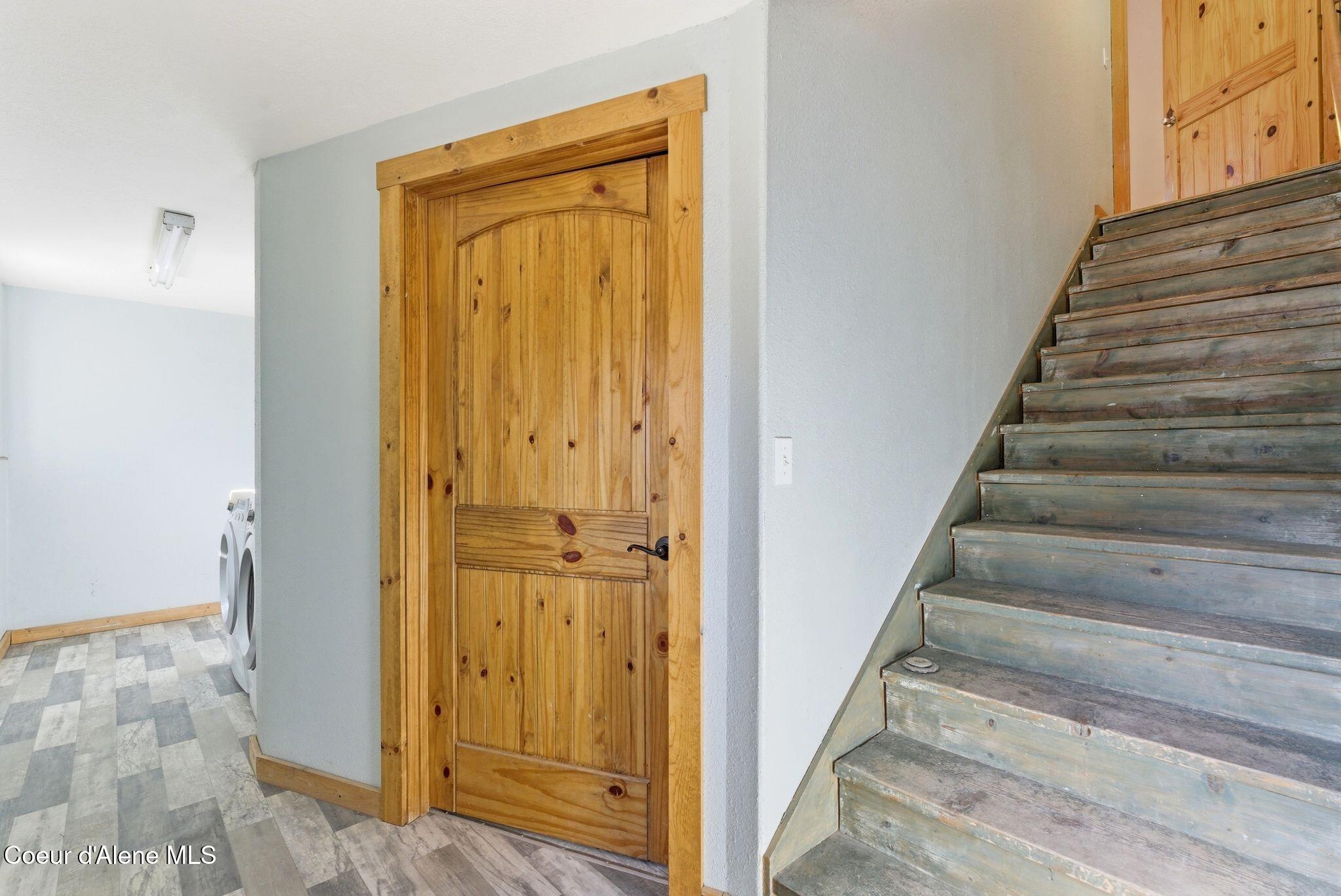 4719 Selle Road Sandpoint, ID 83864 - Photo 69 of 93 Entry to apartment