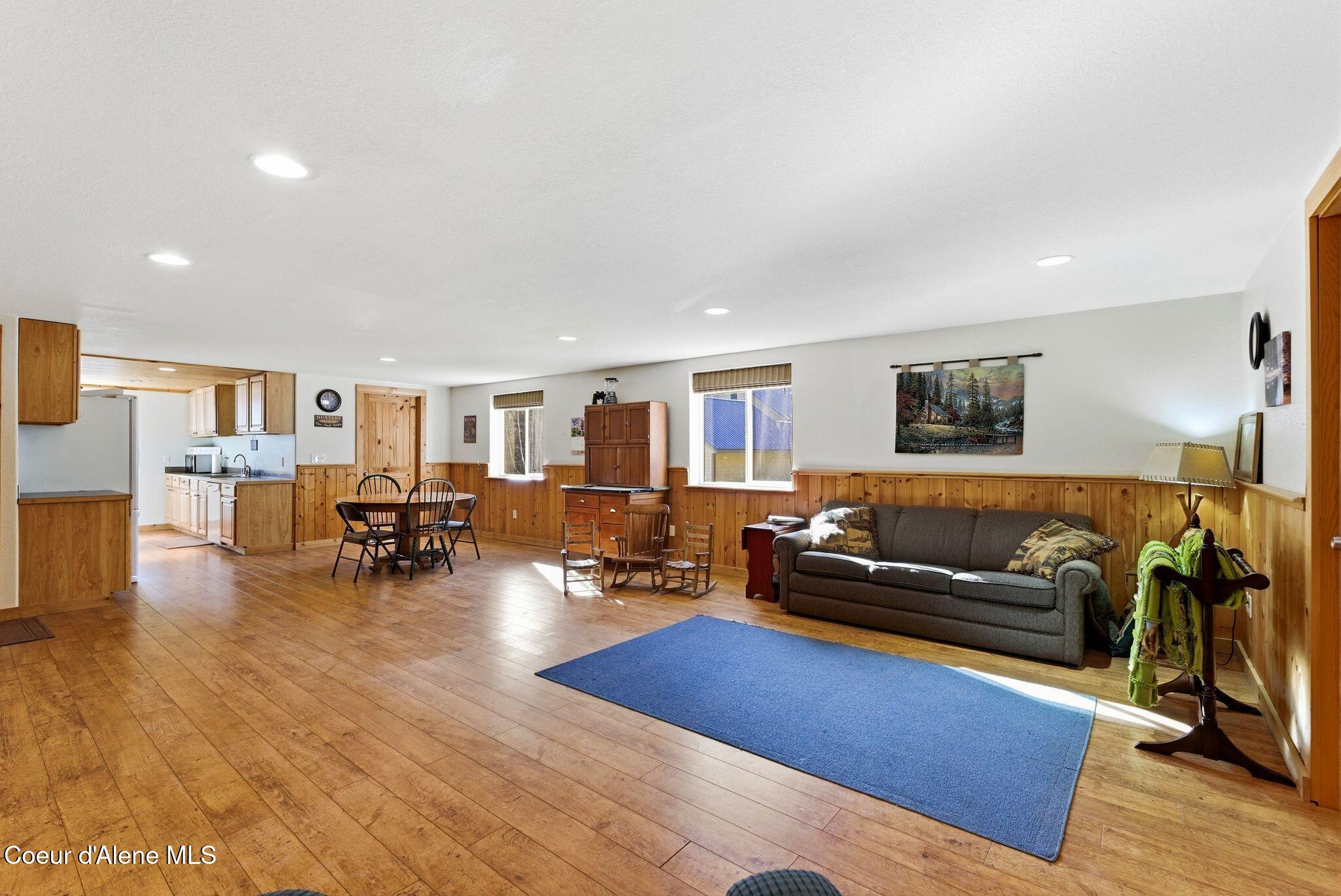 4719 Selle Road Sandpoint, ID 83864 - Photo 70 of 93 Apartment living area