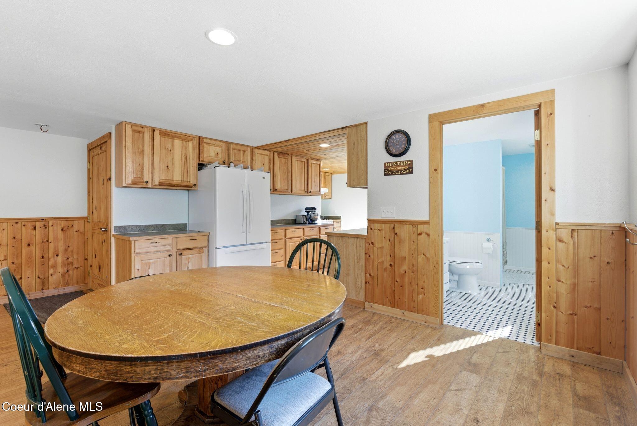 4719 Selle Road Sandpoint, ID 83864 - Photo 73 of 93 Apartment living area