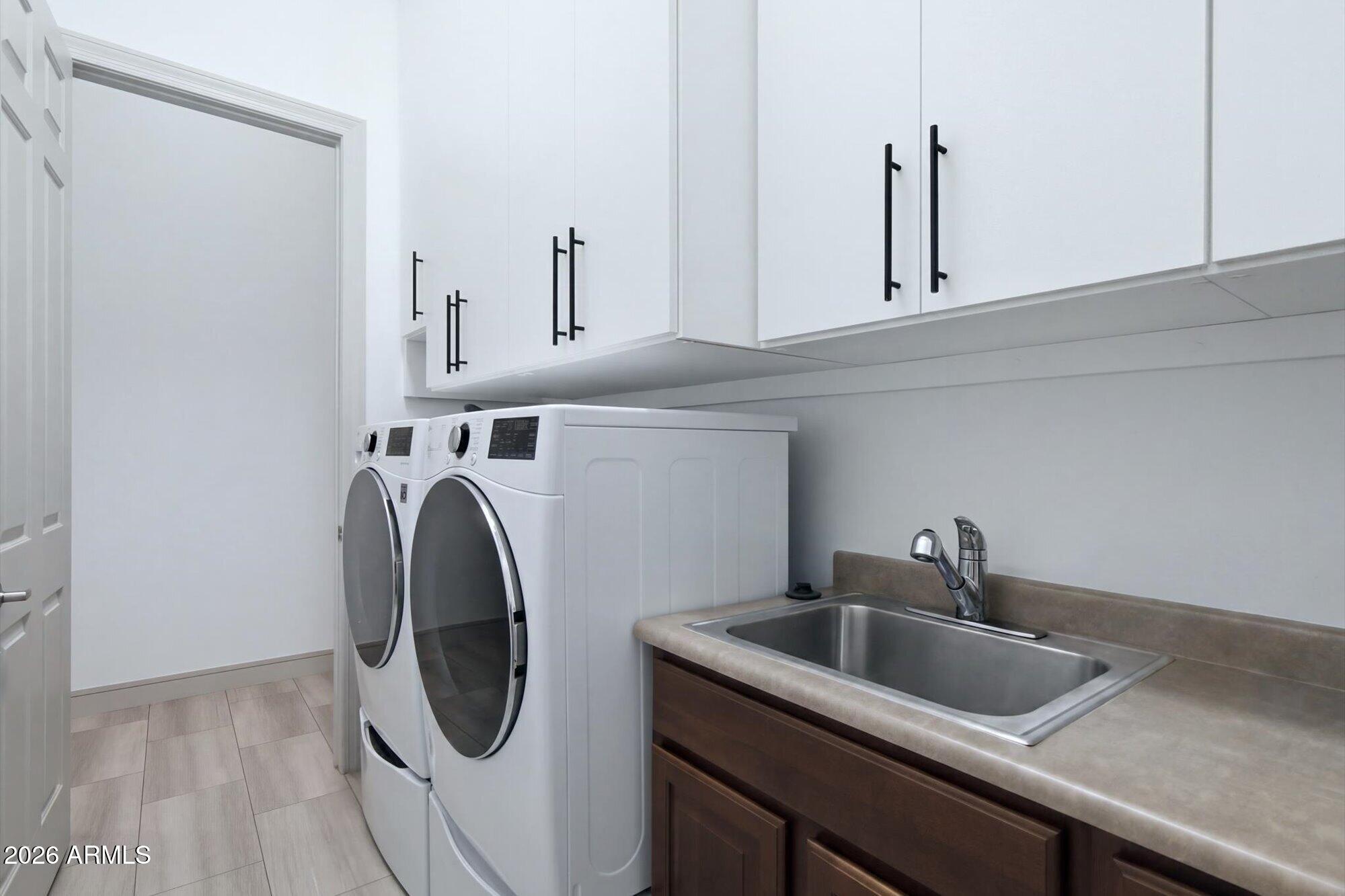41606 North Anthem Ridge Drive Phoenix, AZ 85086 - Photo 26 of 52 26-laundry room