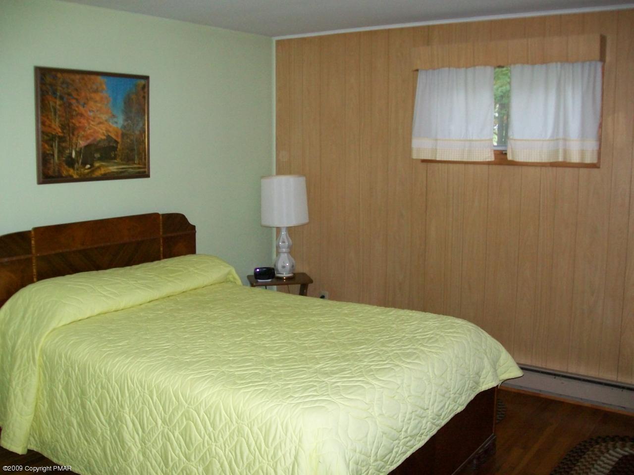 519-520 Mountain Road Albrightsville, PA 18210 - Photo 12 of 16 master bedroom