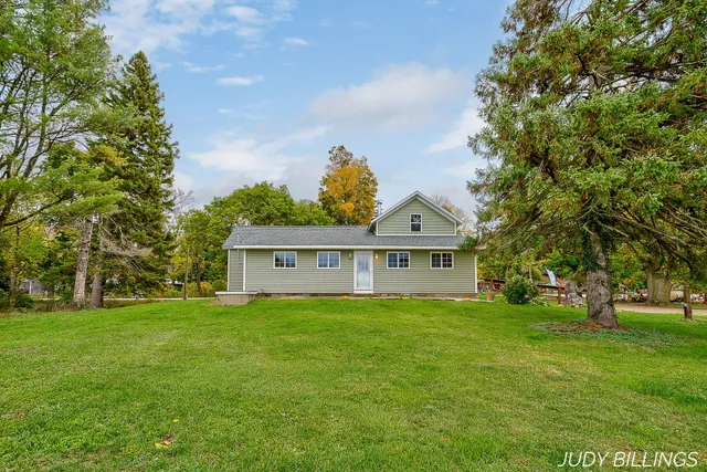 $499,500 | 1676 68th Street, Fennville, MI 49408