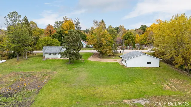 $499,500 | 1676 68th Street, Fennville, MI 49408