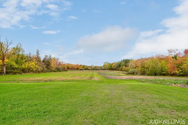 $499,500 | 1676 68th Street, Fennville, MI 49408