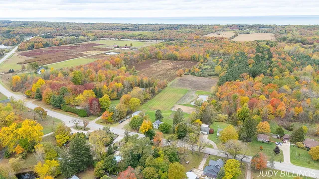 $499,500 | 1676 68th Street, Fennville, MI 49408