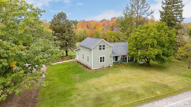 $499,500 | 1676 68th Street, Fennville, MI 49408