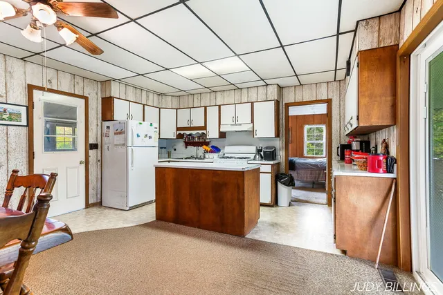 $499,500 | 1676 68th Street, Fennville, MI 49408