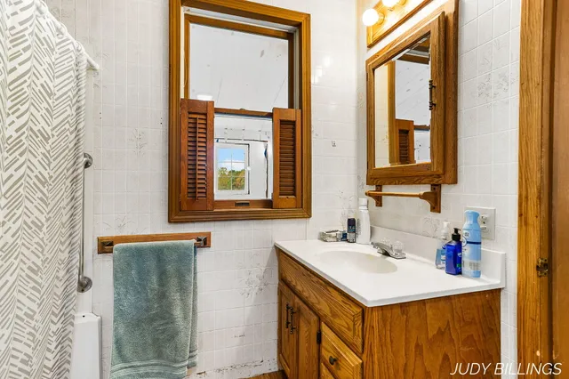 $499,500 | 1676 68th Street, Fennville, MI 49408