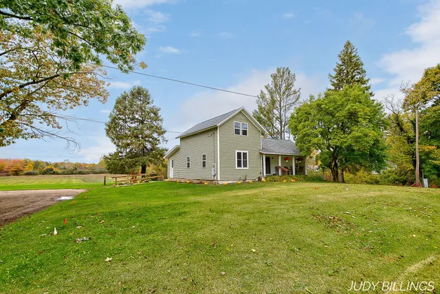 $499,500 | 1676 68th Street, Fennville, MI 49408