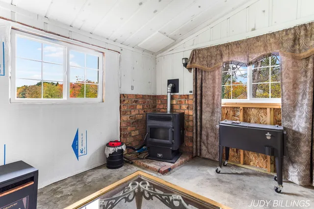 $499,500 | 1676 68th Street, Fennville, MI 49408