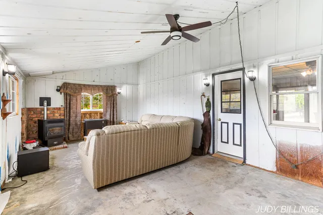 $499,500 | 1676 68th Street, Fennville, MI 49408