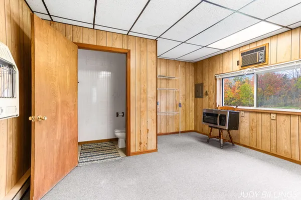$499,500 | 1676 68th Street, Fennville, MI 49408