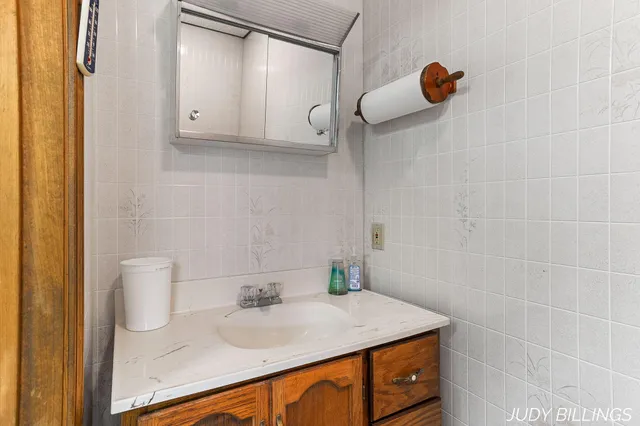 $499,500 | 1676 68th Street, Fennville, MI 49408