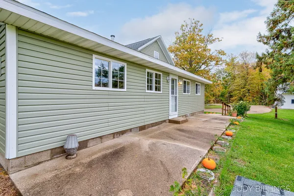 $499,500 | 1676 68th Street, Fennville, MI 49408