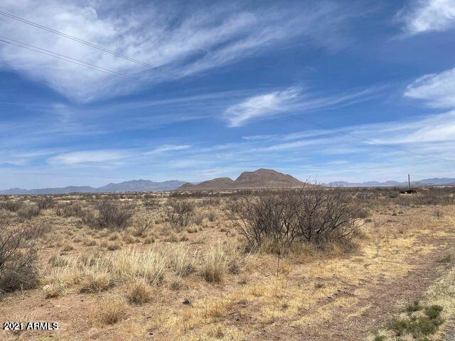 6 Lots In La, Unit 25 Cochise, AZ 85606 - Photo 2 of 3 a view of lake and mountain