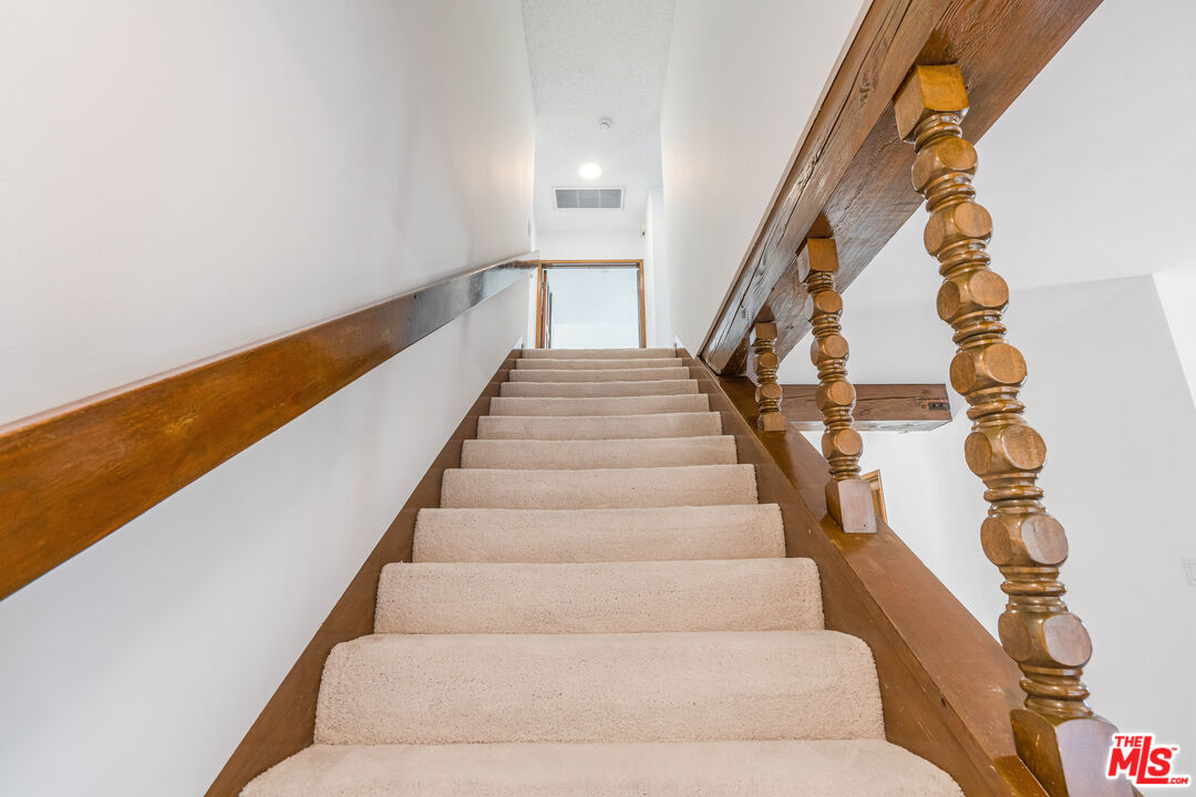 1181 Somera Road Los Angeles, CA 90077 - Photo 18 of 40 a view of entryway