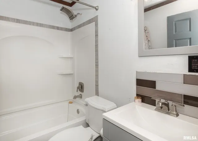 $165,000 | 444 6th Street East, Milan, IL 61264