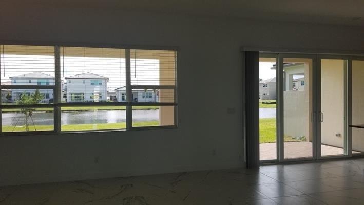 4811 Saddle Ranch Road, Unit 243 Lake Worth, FL 33467 - Photo 5 of 7 great room