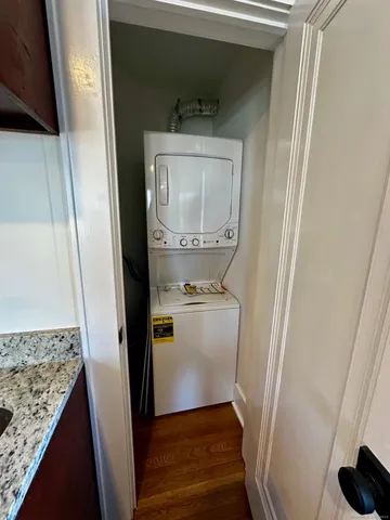 $1,999 | 336 Federal Road, Brookfield, CT 06804