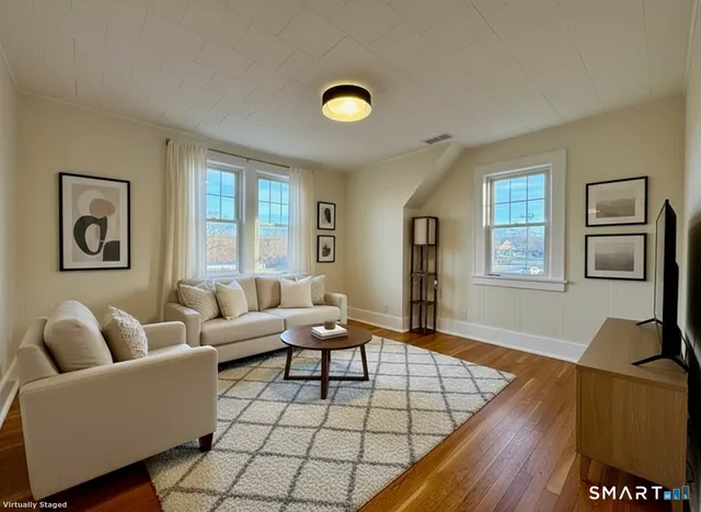 $1,999 | 336 Federal Road, Brookfield, CT 06804