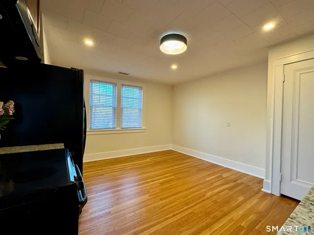 $1,999 | 336 Federal Road, Brookfield, CT 06804