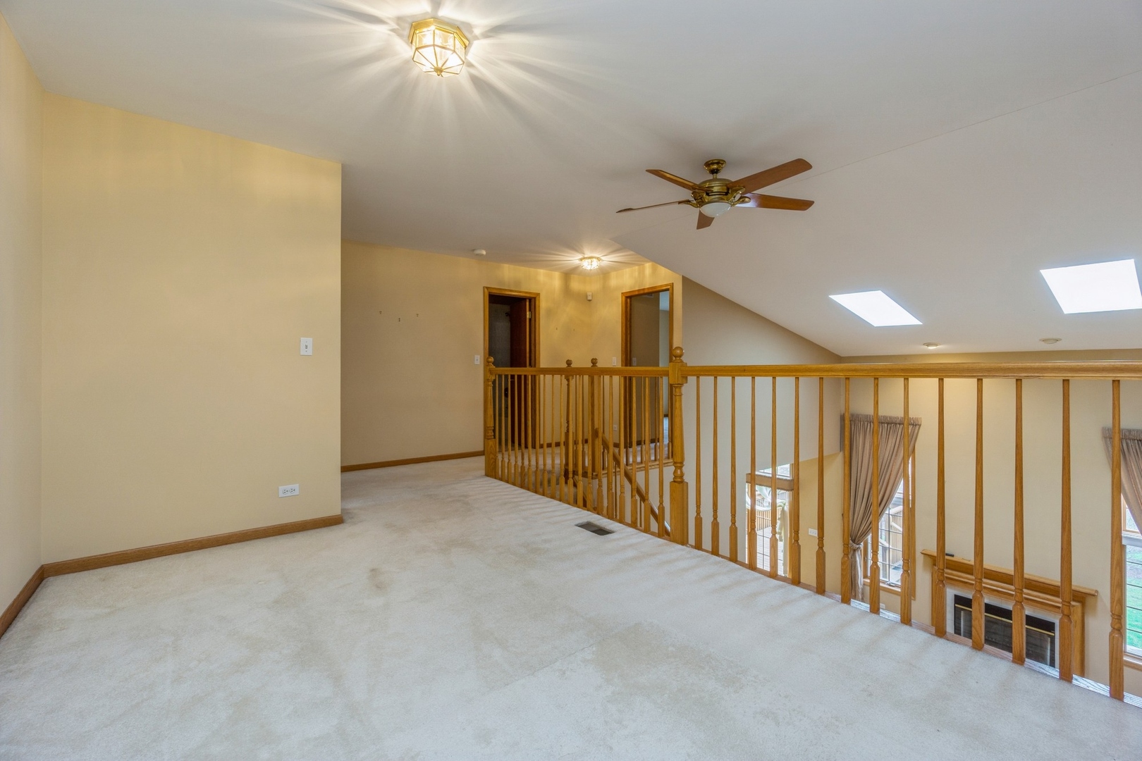 1711 Park Ridge Point Park Ridge, IL 60068 - Photo 12 of 16 wooden floor in an empty room