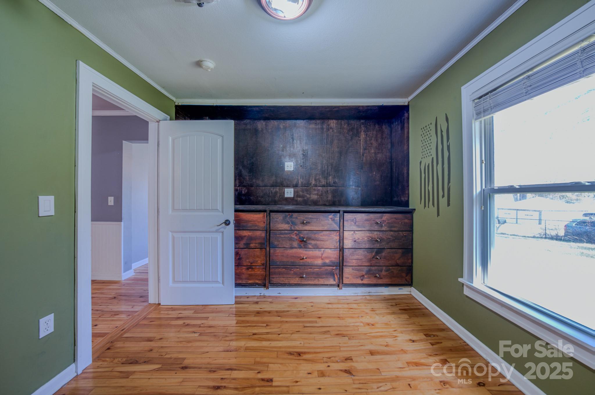 206 Martin Road Swannanoa, NC 28778 - Photo 24 of 42 a view of room with walk in closet