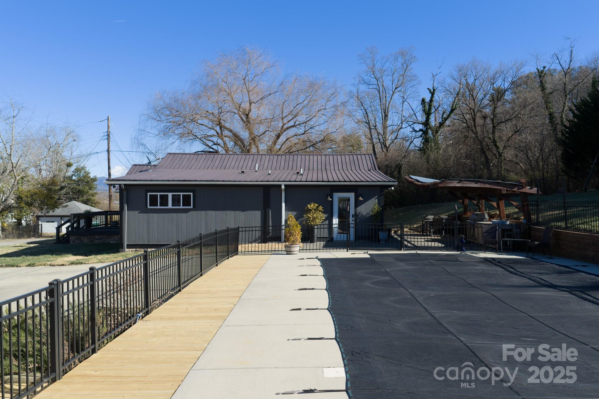206 Martin Road Swannanoa, NC 28778 - Photo 30 of 42 a front view of house with yard