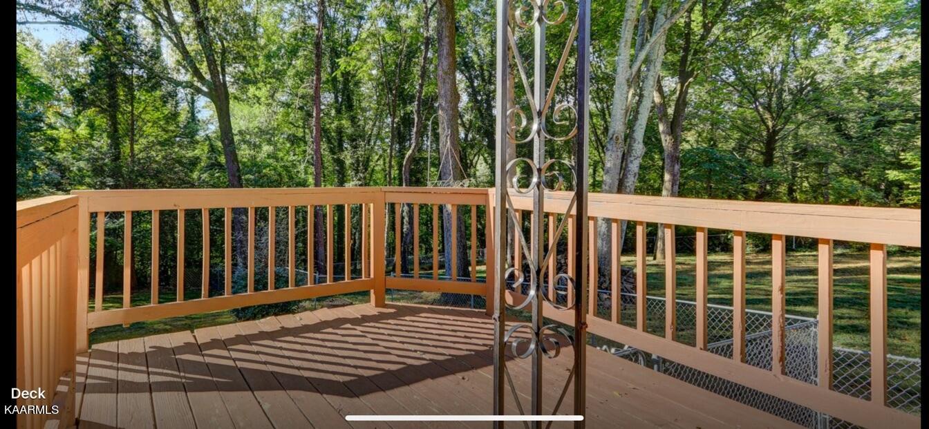 23 Outer Drive Oak Ridge, TN 37830 - Photo 15 of 22 23 Outer deck