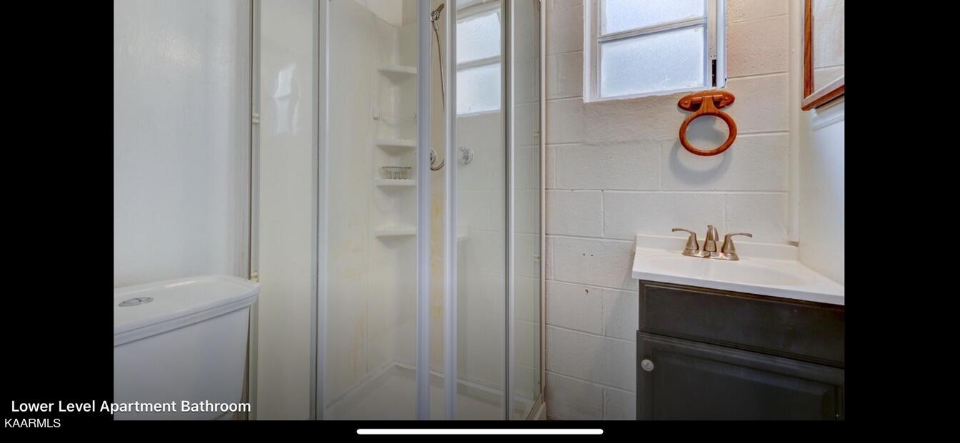 23 Outer Drive Oak Ridge, TN 37830 - Photo 20 of 22 23 outer basement bath