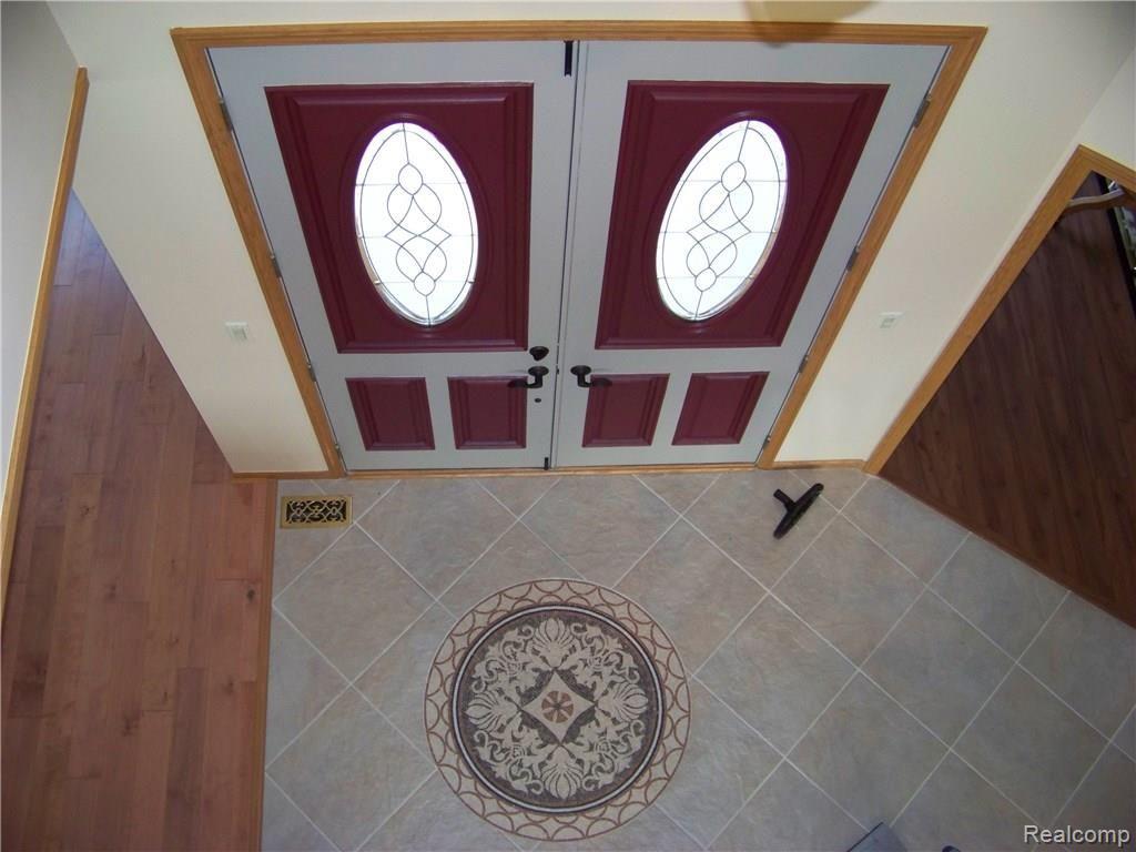 9967 Chinavare Road Newport, MI 48166 - Photo 12 of 45 Porcelain custom tile.