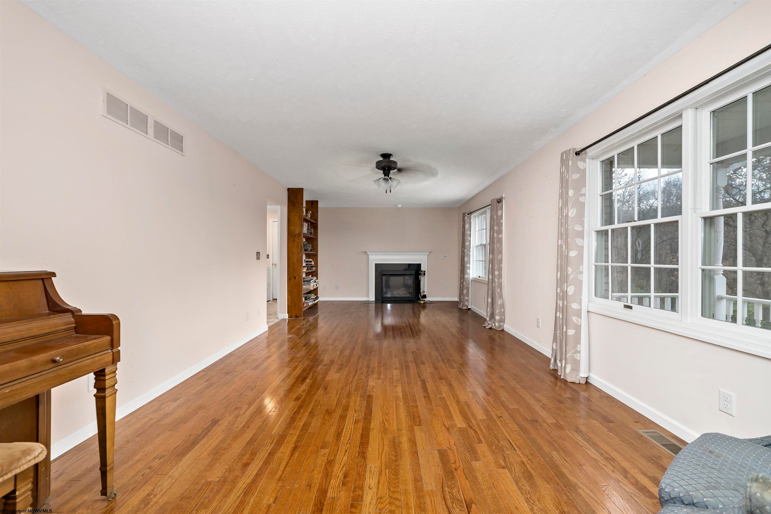 239 Smithtown Road Morgantown, WV 26508 - Photo 8 of 26 Gallery Image 8