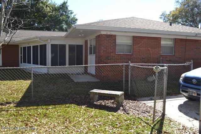 3943 Heath Road Jacksonville, FL 32277 - Photo 46 of 49 a front view of a house