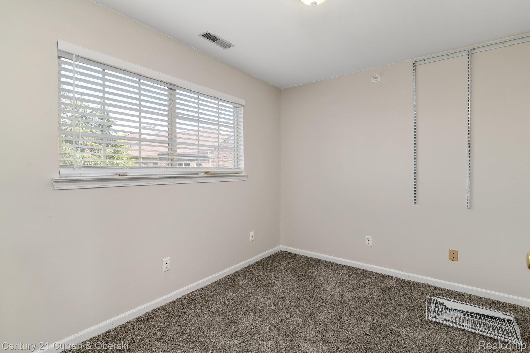 4211 Schaefer Road Dearborn, MI 48126 - Photo 14 of 28 13-web-or-mls-4211 Schaefer Road - Dearborn0009.jpg
