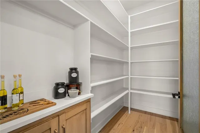 $983,770 | 11209 South Sunray Drive, Olathe, KS 66061