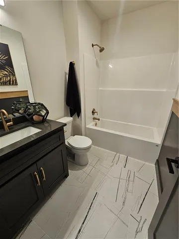 $983,770 | 11209 South Sunray Drive, Olathe, KS 66061