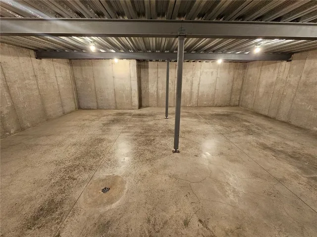 $983,770 | 11209 South Sunray Drive, Olathe, KS 66061