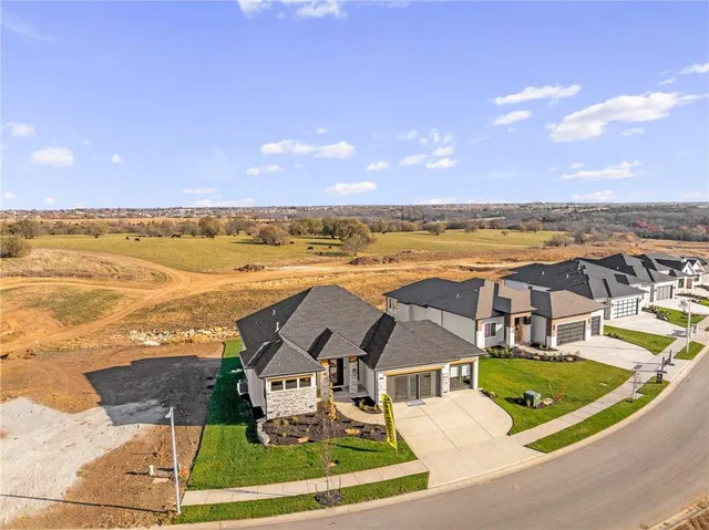 $983,770 | 11209 South Sunray Drive, Olathe, KS 66061