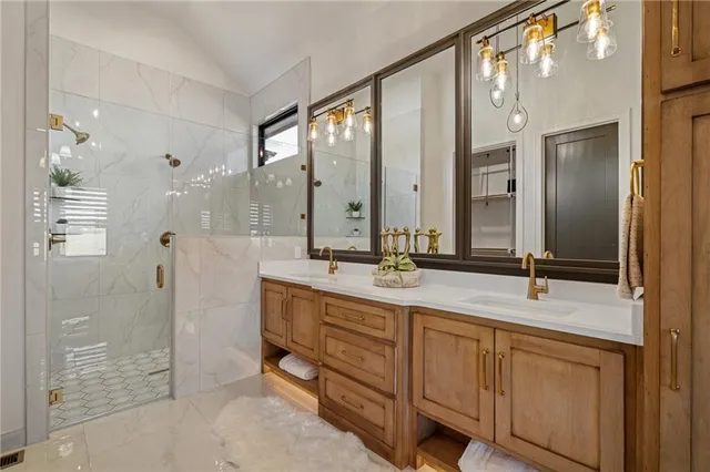 $983,770 | 11209 South Sunray Drive, Olathe, KS 66061