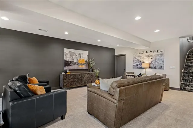 $983,770 | 11209 South Sunray Drive, Olathe, KS 66061