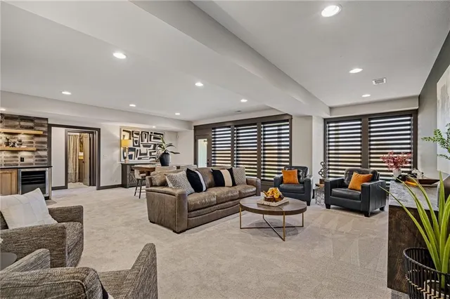 $983,770 | 11209 South Sunray Drive, Olathe, KS 66061