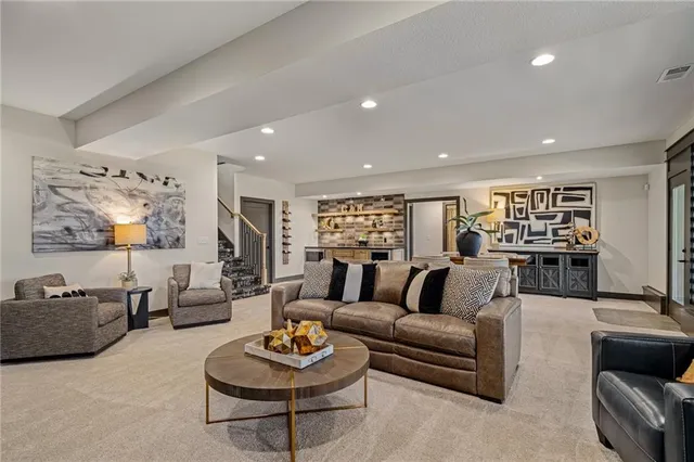 $983,770 | 11209 South Sunray Drive, Olathe, KS 66061